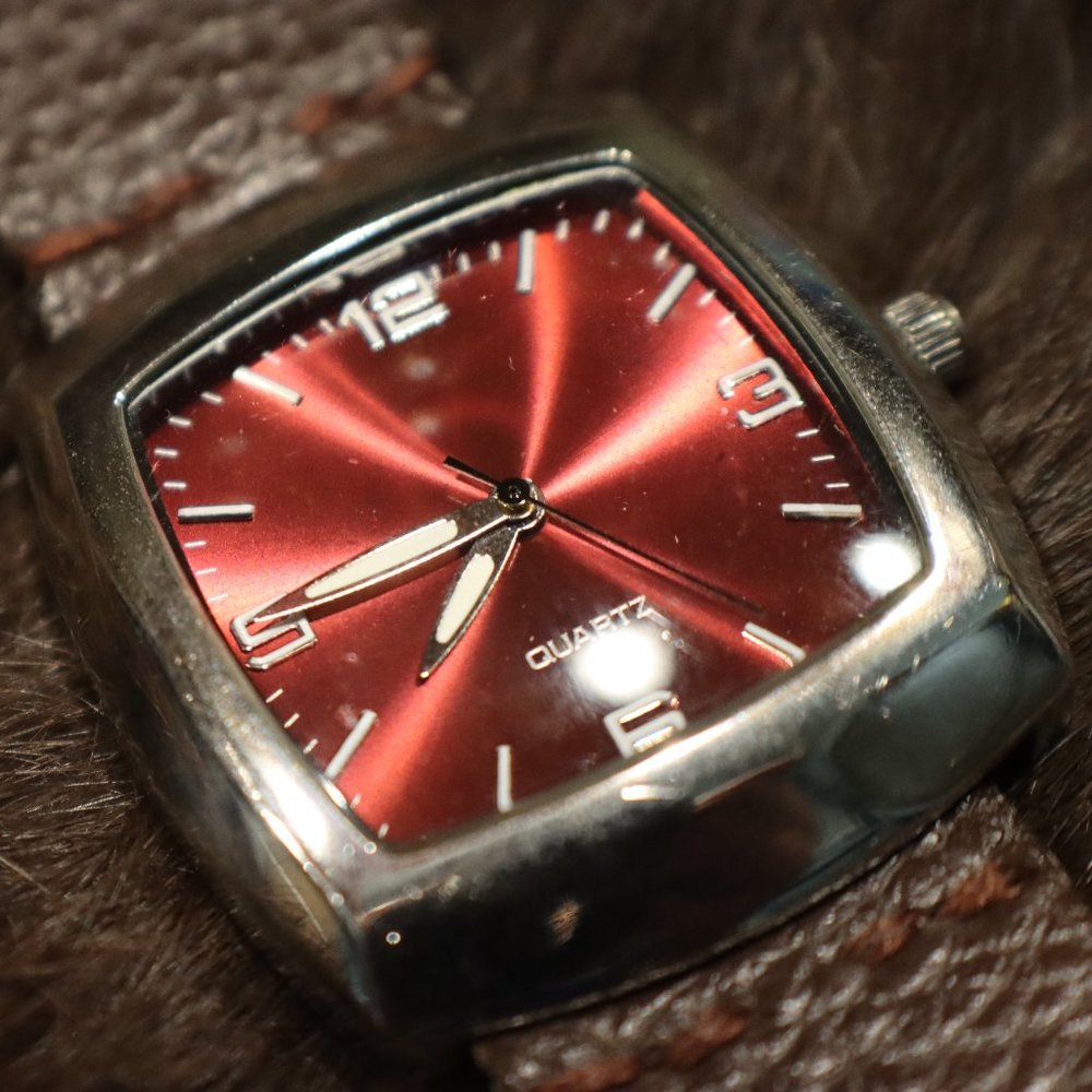 Unisex Burgundy Square Watch H186-03